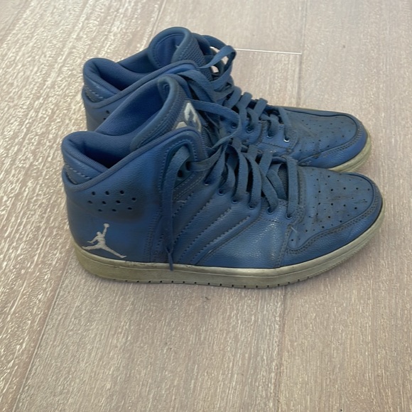 Air Jordan sneakers - Picture 2 of 8